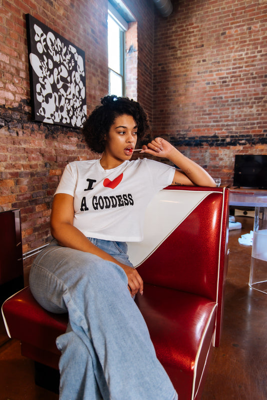 I LOVE A GODDESS CROP TEE WHITE/RED