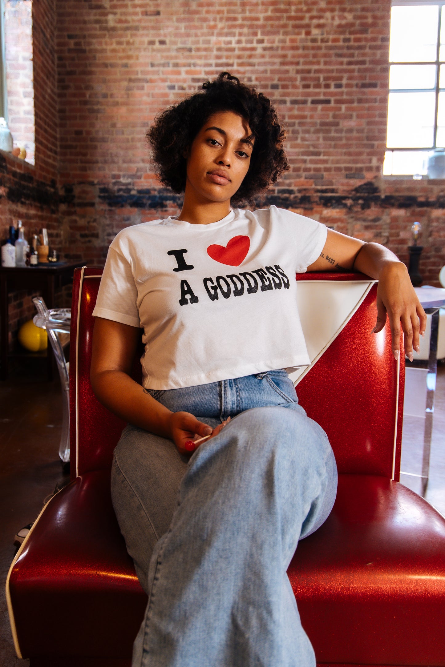 I LOVE A GODDESS CROP TEE WHITE/RED